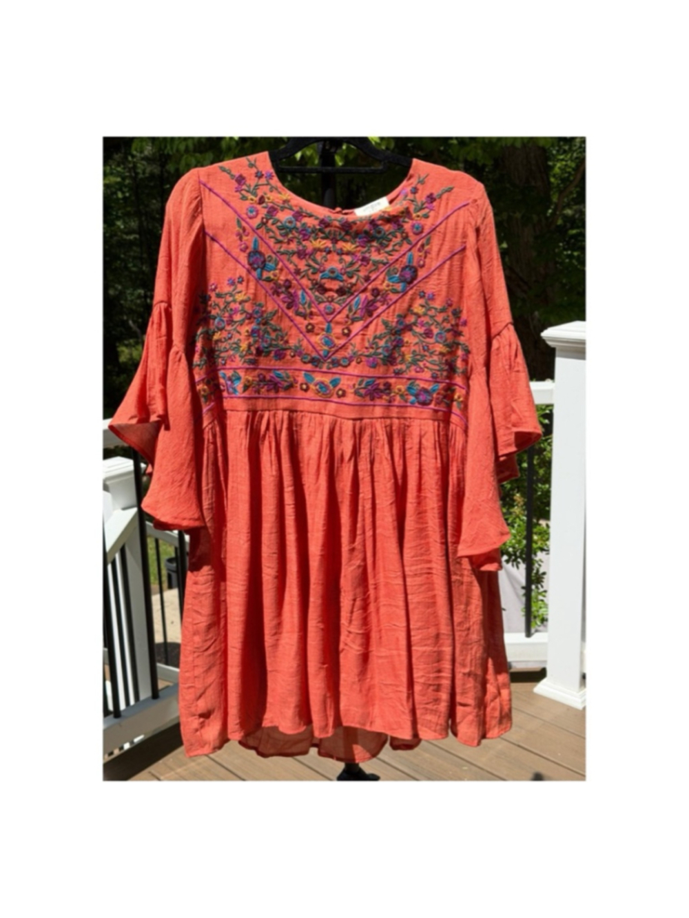 Umgee Coral Embroidered Tunic Top Size Large (NWOT)